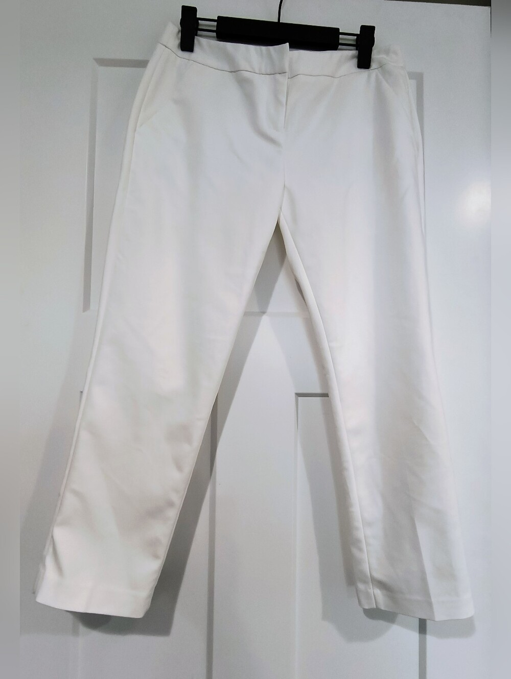 Amanda & Chelsea White Cropped Ankle Pants